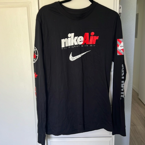Nike Other - NWT Nike long sleeve shirt